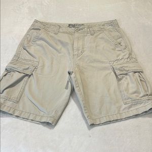 PLUGG SIZE 32 Men's Beige Cargo Shorts